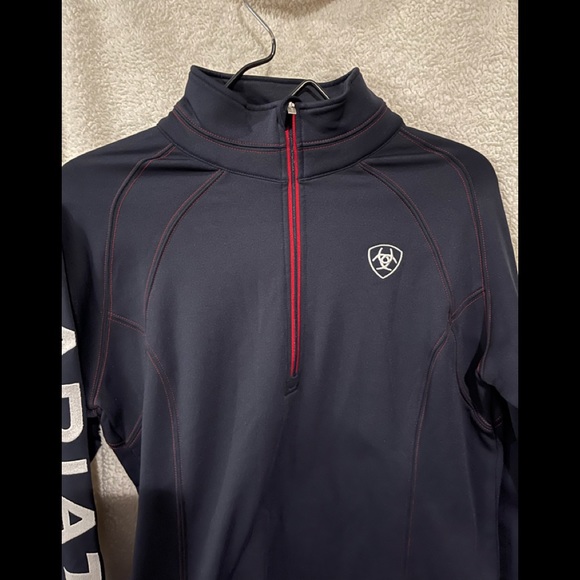 Ariat Tops - Womens Ariat pullover